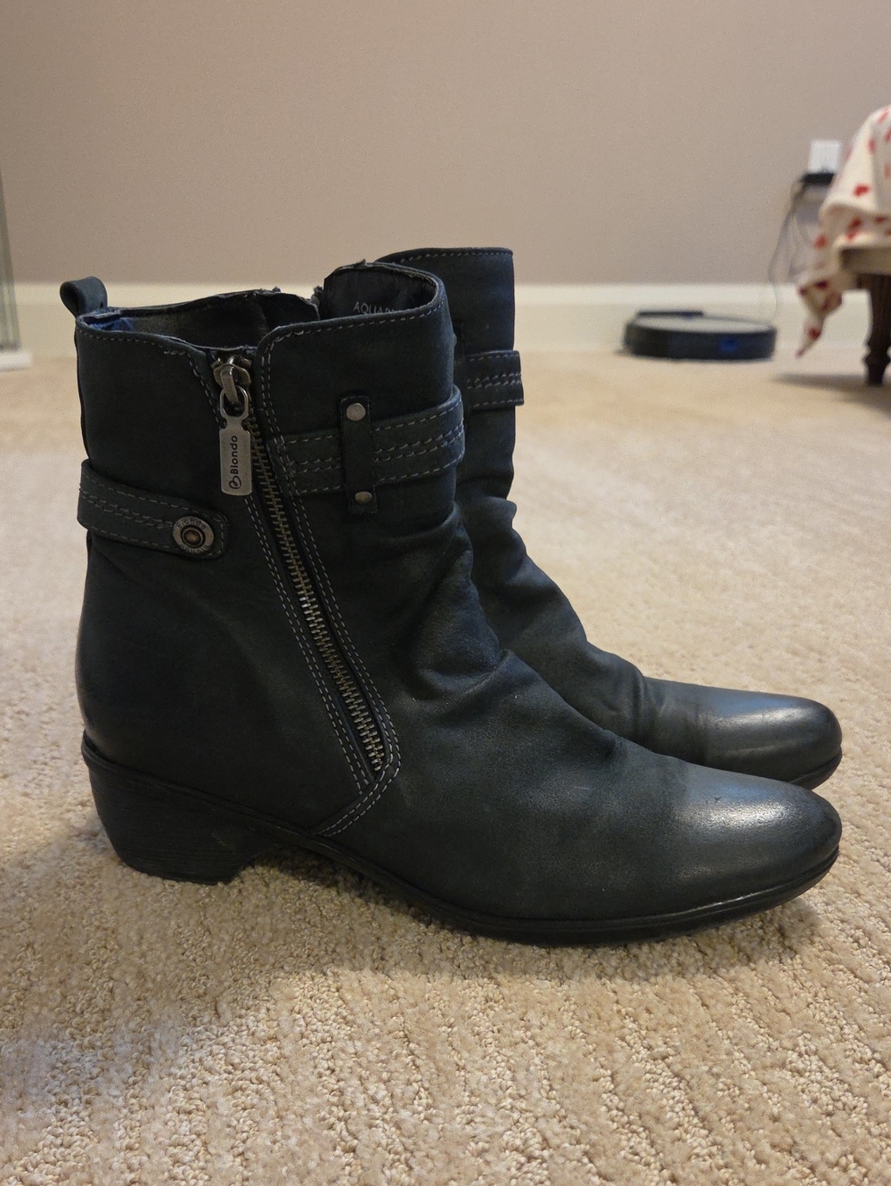 Blondo Black Leather Side Zip Low Heel Booties